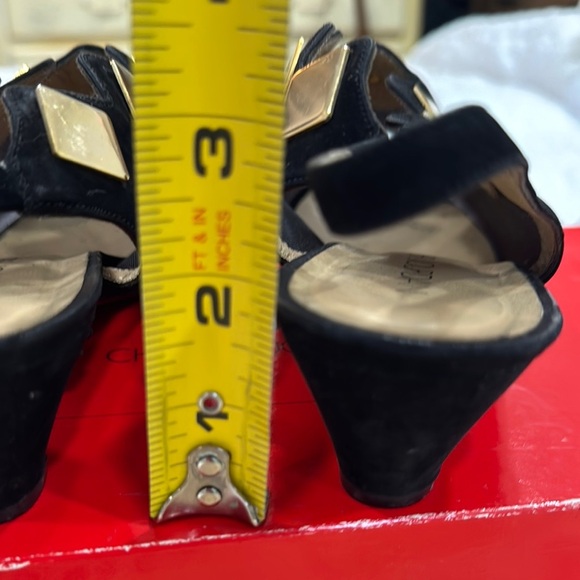 Charles Jourdan Black and Gold Kitten Heel Suede Mesh Square Gold Studs Size 7.5 - Picture 9 of 10